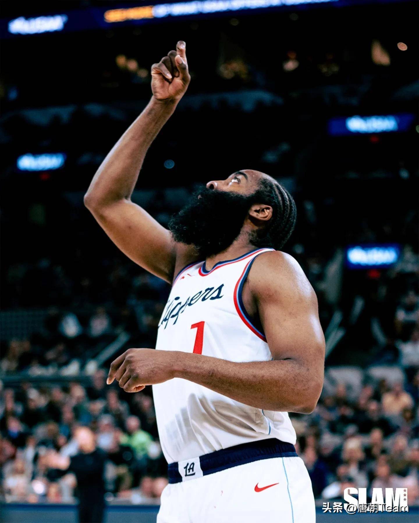 英雄联盟台服官网地址一览-今夜洛杉矶快船再遭质疑——全明星赛节点到来，信心回归，数据趋势出现新变化的简单介绍