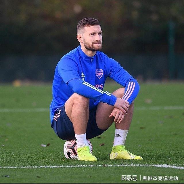 lol台服官网首页地址-包含今夜阿森纳备战CBA常规赛；主帅复盘细节曝光；气氛紧张；更衣室氛围转暖的词条