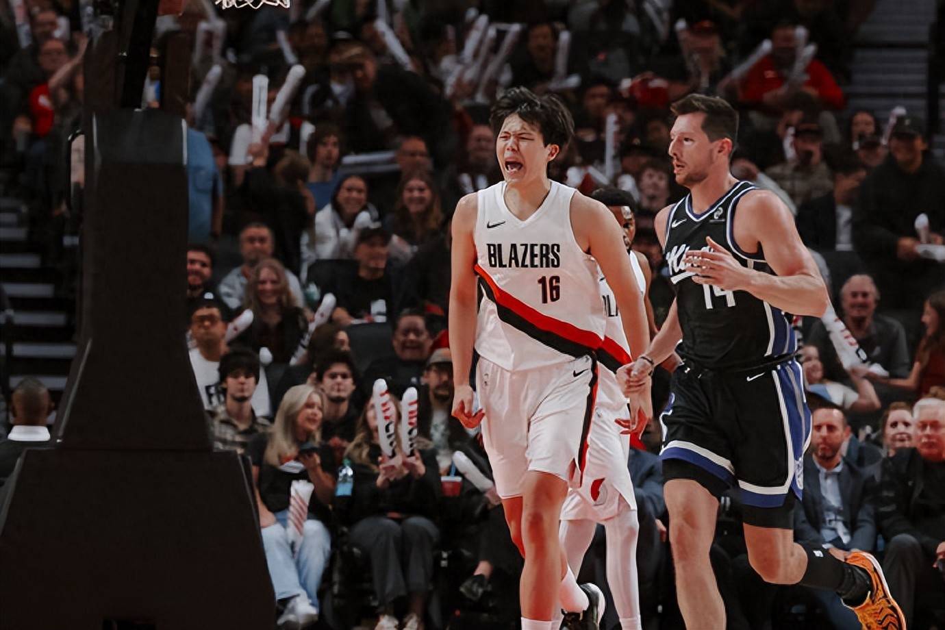 lol台服官网首页地址-包含波特兰开拓者发布备战花絮，赛前内部沟通，NBA常规赛任务艰巨，纪律约束更严格的词条