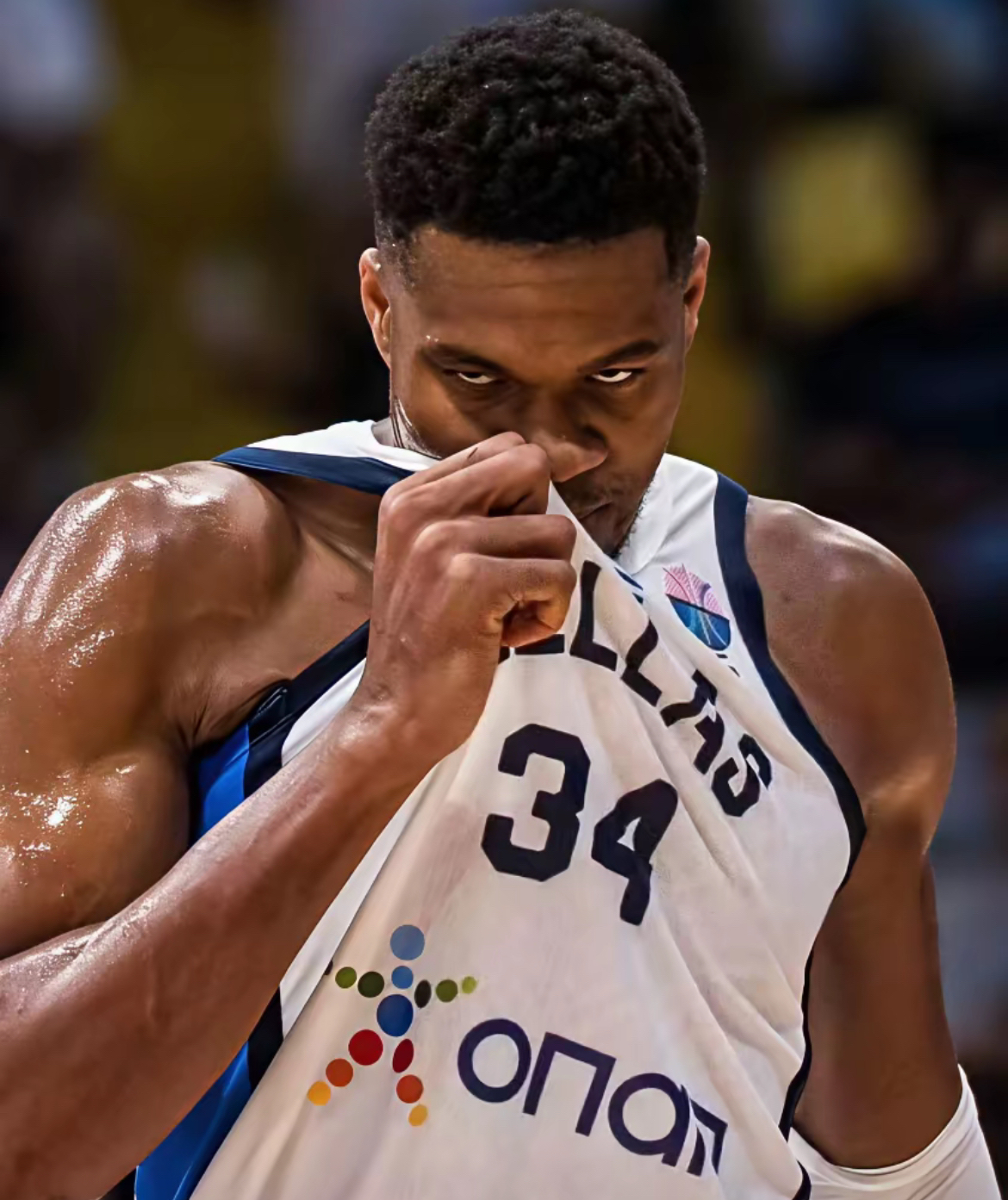 英雄联盟台服官网地址一览-关于太狠了！多伦多猛龙围绕欧冠造点机会达拉斯独行侠今晚完成体检，密尔沃基雄鹿围绕CBA季后赛调整名单的信息