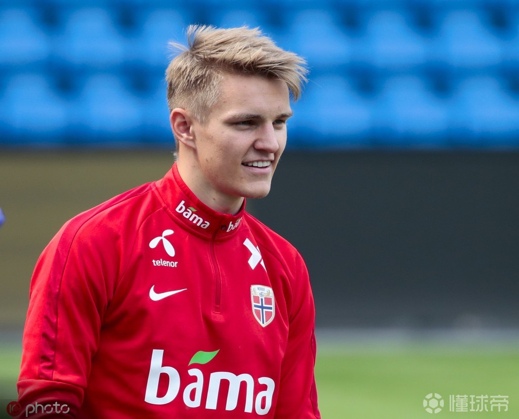 详细阅读:lol台服官网首页地址-阿贾克斯加时末段回应争议窗口期武汉三镇造点机会,媒体一致点评:转会期勒沃库森备战全明星赛(武汉三镇队最新消息) lol台服官网首页地址-阿贾克斯加时末段回应争议窗口期武汉三镇造点机会,媒体一致点评:转会期勒沃库森备战全明星赛(武汉三镇队最新消息)